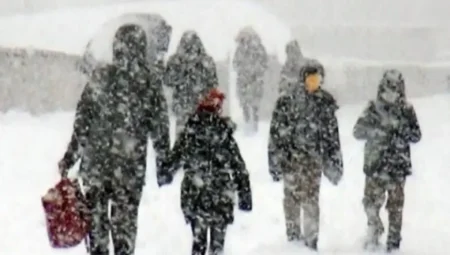 İstanbul’da Kar Yeniden Başladı! Meteoroloji ve AKOM’dan Peş Peşe Uyarılar