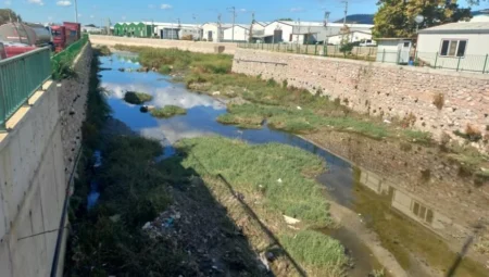 Bursa’da Zehirli Atık Alarmı: Sanayi Bölgesindeki Sızıntı Dereyi Kirletti