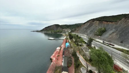 Ereğli’de yaz hazırlıkları hız kazandı: Mavi bayraklı plajlarda kapsamlı temizlik