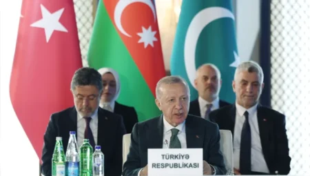 Erdoğan, Laçın’da Türkiye-Azerbaycan-Pakistan Zirvesi’nde ‘Üçlü iş birliğimizi ileri taşıyacağız’ dedi