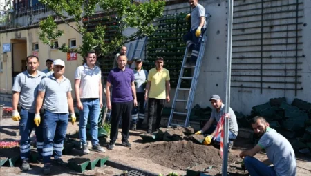 Ereğli sokak sokak çiçekleniyor: Yazın gelişiyle peyzaj çalışmaları hız kazandı