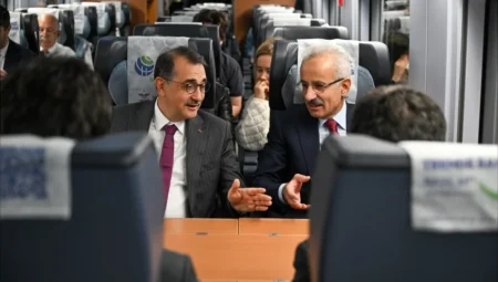 Ankara’dan Eskişehir’e hızlı trenle: TÜRASAŞ araçları teslim ediliyor, lojistik merkezi temeli atılıyor