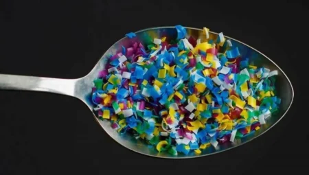 Plastikler Gözle Görülmeden Parçalanıyor: Nanoplastik Tehlikesi Sanılandan Çok Daha Derin