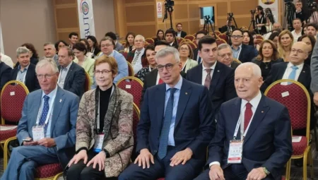 Dünyanın 15 ülkesinden gelen bilim insanları Ankara’da yanık tedavisi için buluştu