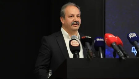 Sağlık-Sen: ’60 Saatten Fazla Çalışan Hemşire ve Ebelerde İş Kazası Riski 3 Kat Artıyor’