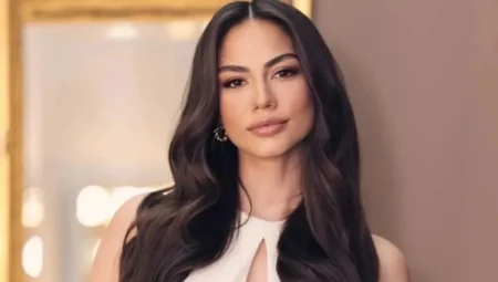 Demet Özdemir bayram için memleketine döndü: ‘Biraz dut, biraz kiraz ve baba kucağı’