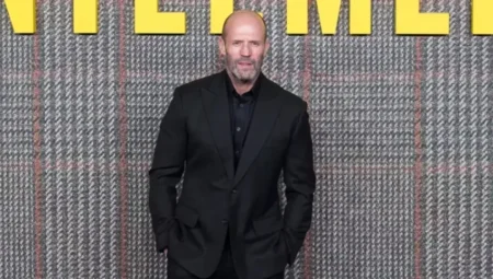 Hollywood yıldızı Jason Statham ailesiyle birlikte Antalya’da görüntülendi