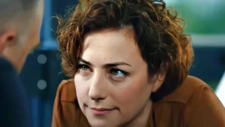 Sanem Çelik dört yıl sonra setlere dönüyor: ‘Leyla Hali’ dizisinde Kumru karakteriyle ekranlara gelecek