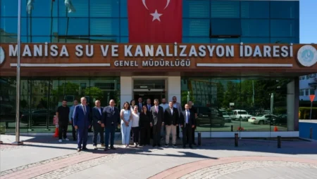 Başkan Zeyrek, Belediye ve MASKİ Çalışanlarıyla Bayramlaştı: ‘Bu Büyük Aile, El Birliğiyle Manisa’ya Hizmet Sunmaya Devam Edecek’