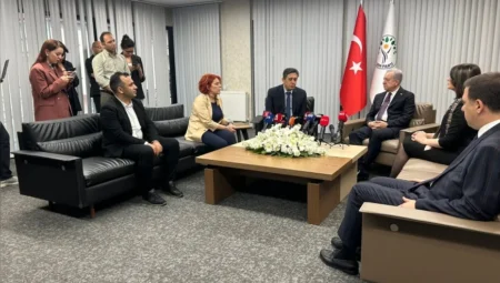 Bayramda Sürpriz Görüşme: MHP ve DEM Parti Heyetlerinden Karşılıklı Ziyaret ve Dikkat Çeken Mesajlar