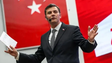 Manisa Büyükşehir Belediye Başkanı Ferdi Zeyrek’in ölümü siyaset dünyasını yasa boğdu