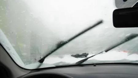 Araçlardaki cam buğusunu hızlıca yok etmenin en etkili yolu klima sistemi