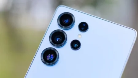 Galaxy S25 Ultra kullanıcılarını şaşkına çeviren üretim hatası: Kamera halkaları kendiliğinden düşüyor