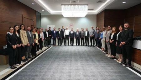Sağlıkta Tanıtım Stratejileri Masaya Yatırıldı: Kırbıyık’tan Şeffaflık ve Etik Vurgusu