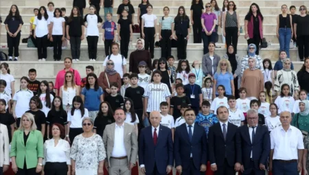Yenimahalle’de Çevre Şenliği’nde Başkan Yaşar’dan önemli mesaj: ‘İnsanlar tüketmek için yaşıyor’