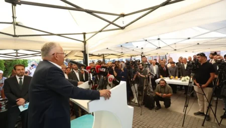 Kayseri’de Avrupalı Türkler Hizmet ve İrtibat Merkezi tarihi Saat Kulesi’nde açıldı