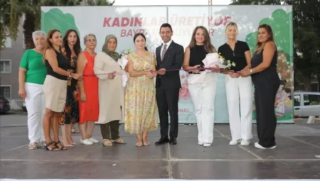 Bayraklı’da “Kadın Emeği ve Dayanışma Günleri” el işi stantları, atölyeler ve söyleşilerle başladı!